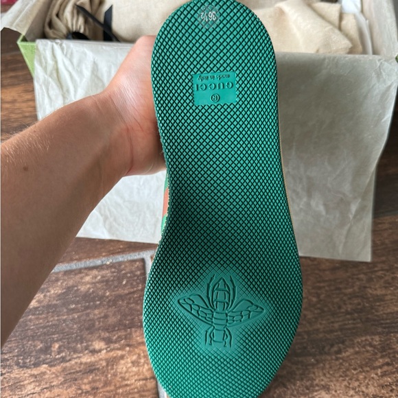 BRAND NEW NEVER WORN Gucci Screener Leather Sneaker retails for $1,020 - Picture 4 of 7